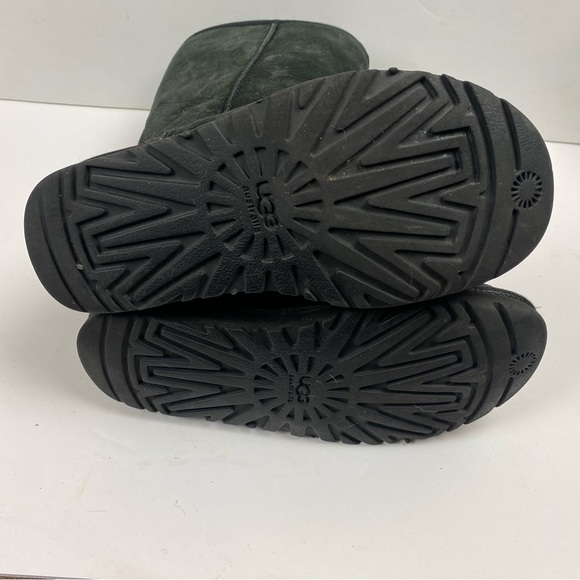 Ugg Classic Tall II Black Sheepskin Boots Winter Snow 5815 Women’s size 5 - Picture 3 of 8